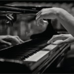 El artista Francisco José Sánchez Montalbán hará este viernes una visita guiada a la exposición fotográfica Ars Longa del Museo del Teatro Romano de Cartagena
