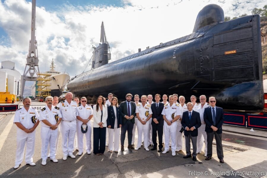 El Ayuntamiento recibe el submarino Tonina para convertirlo en el principal atractivo de un museo en los túneles de El Espalmador El Ayuntamiento recibe el submarino Tonina para convertirlo en el principal atractivo de un museo en los túneles de El Espalmador