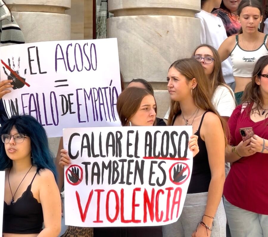 MC propone una declaración institucional en apoyo a las víctimas de acoso escolar 2 IMG 0461