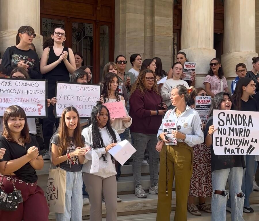 MC propone una declaración institucional en apoyo a las víctimas de acoso escolar 3 IMG 0463