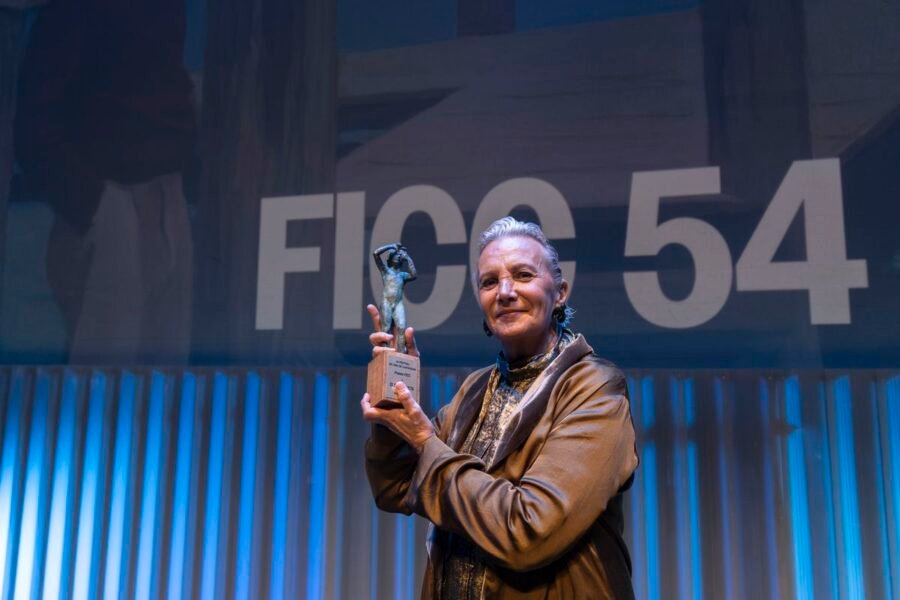 La actriz Elena Irureta recoge el Permio FICC 2025