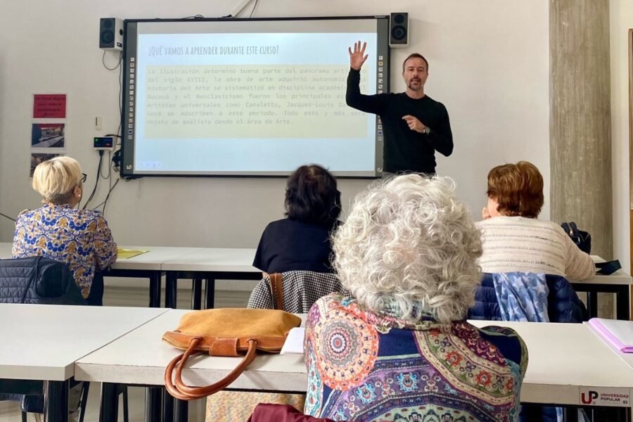 La Universidad Popular oferta más de 500 plazas para sus cursos de enero a mayo 2 La Universidad Popular da la bienvenida al alumnado del curso Sapere Aude