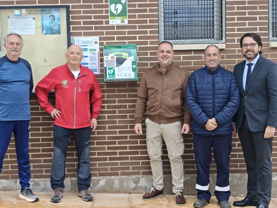 Cartagena suma ya 160 desfibriladores públicos tras la instalación de uno en Vistalegre