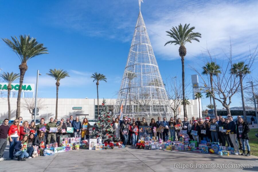El Ayuntamiento recoge más de 3.000 juguetes con su campaña solidaria Juguetea