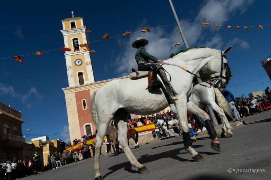 Las fiestas de San Antón y el humor de Candela Peña y Secun de la Rosa marcan la agenda del fin de semana