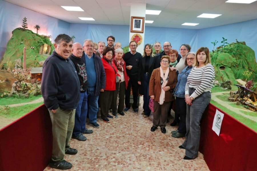 Cartagena recupera la esencia artesanal y la tradición de los belenes en los barrios y diputaciones