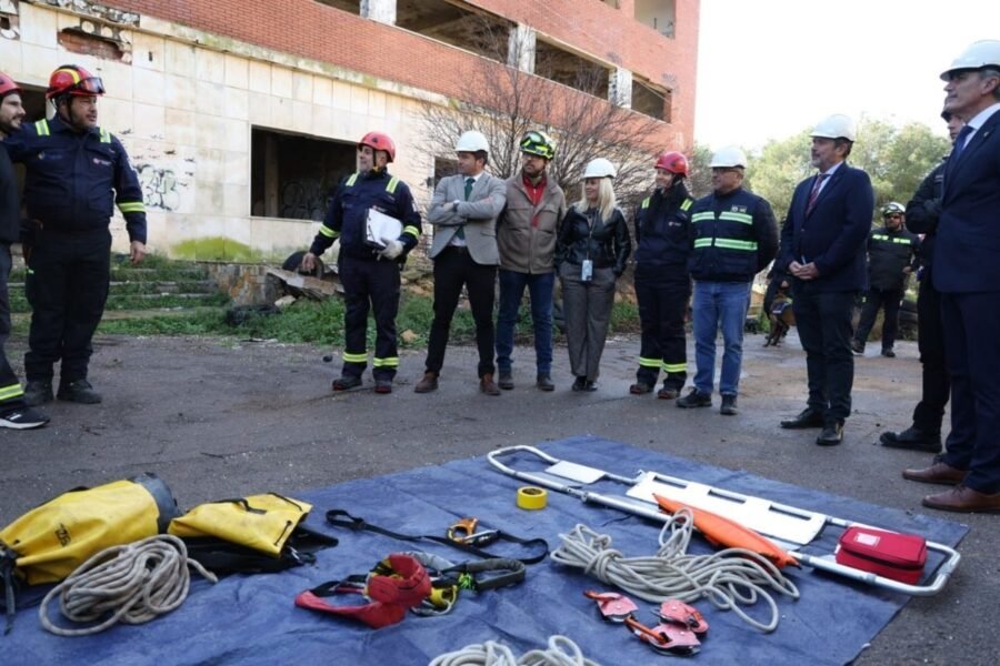 Hespérides forma a sus estudiantes con un simulacro de emergencia