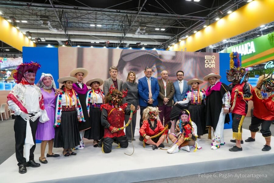 La alcaldesa de Cartagena se reúne en FITUR con el viceministro de Turismo de Ecuador