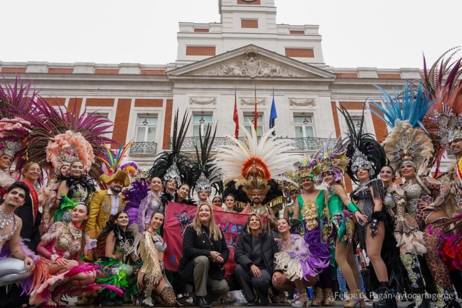 El esplendor del Carnaval de Cartagena llega al corazón de Madrid 2 El Carnaval de Cartagena desfila por el centro de Madrid con motivo de FITUR