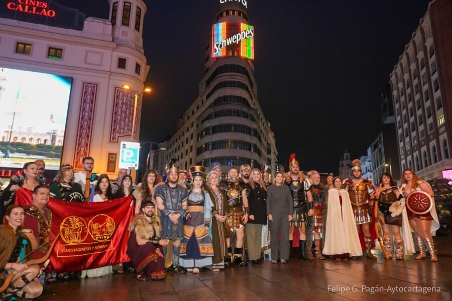 Carthagineses y Romanos pasean las fiestas por Madrid como broche a FITUR