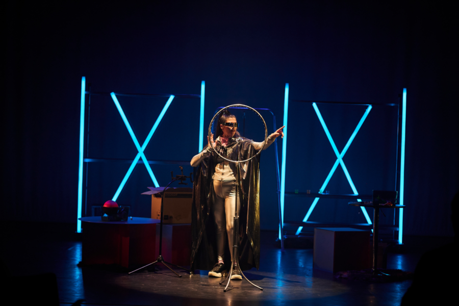 SAMPLER, una función teatral sobre las nuevas tecnologías, este jueves en El Luzzy