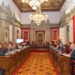 El pleno del Ayuntamiento traslada su apoyo a los trabajadores de Sabic y sus familias