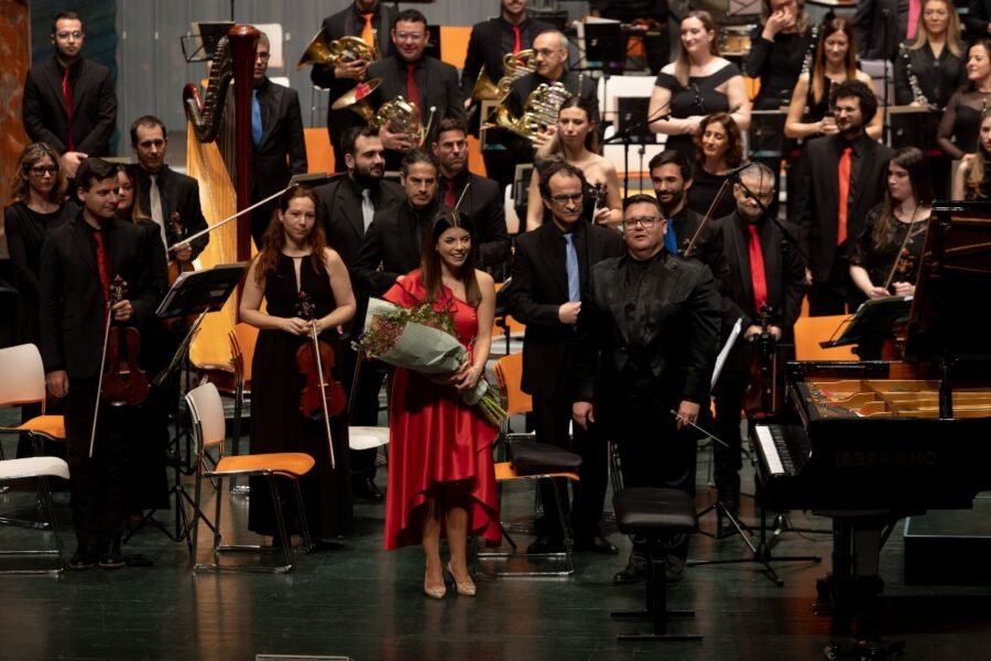 El Concierto Extraordinario de Entre Cuerdas y Metales pone en pie al público cartagenero 2 Concierto Extraordinario de Entre Cuerdas y Metales. Enero 2026.