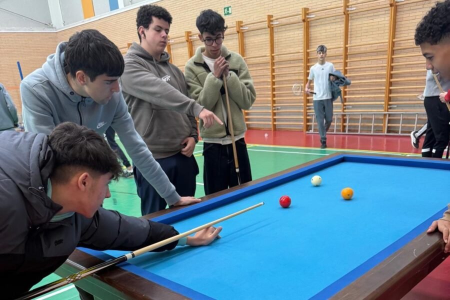 El Programa ADE y Club Billar Cartagena inician campaña de acercamiento a este deporte con centros educativos de secundaria El Programa ADE y Club Billar Cartagena inician campaña de acercamiento a este deporte con centros educativos de secundaria