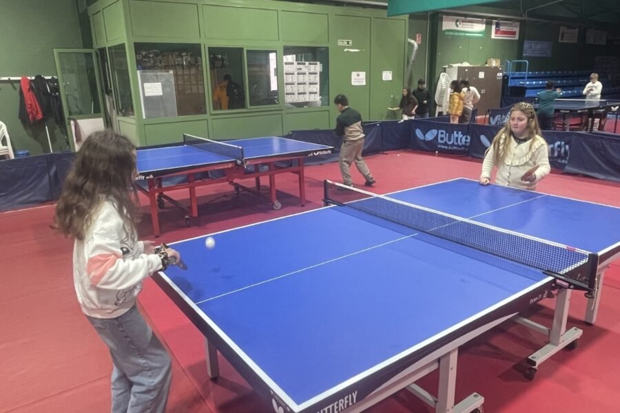 El CD Tenis de Mesa Cartagena muestra este deporte al colegio Antonio Ulloa de Ciudad Jardín
