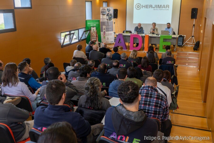 La ADLE conecta a 80 alumnos con 9 empresas en el UP WORKING de febrero a través del CEDE La ADLE conecta a 80 alumnos con 9 empresas en el UP WORKING de febrero a través del CEDE