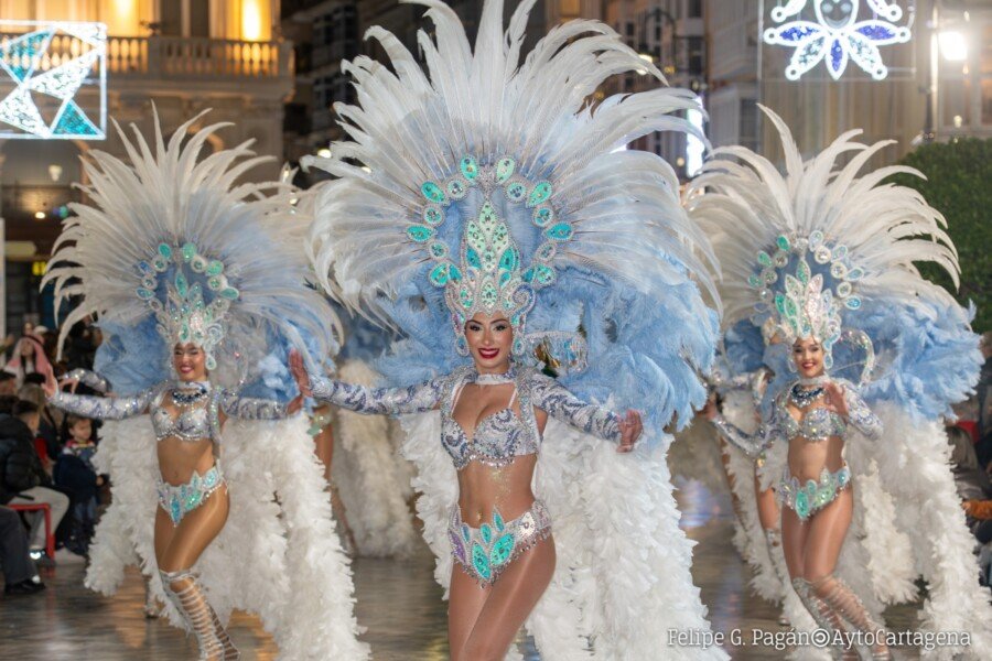 El Carnaval de Cartagena saca sus mejores galas a la calle