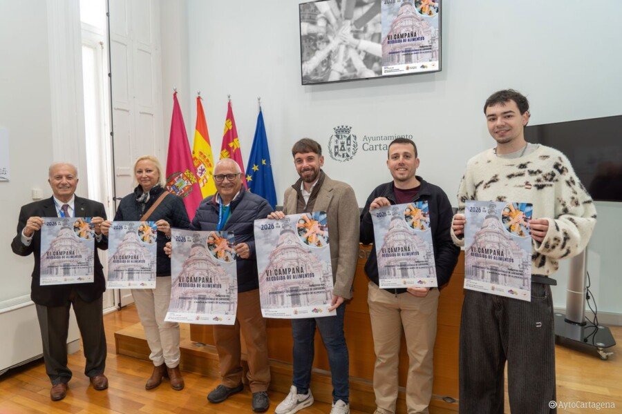 Los jóvenes cartageneros muestran su cara más solidaria en la VI Campaña de Recogida de Alimentos 2 VI Campa?a de Recogida de Alimentos