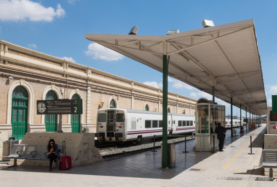 La alcaldesa de Cartagena exige al ministro de Transportes fechas para reabrir la línea con Madrid tras las nuevas noticias de retraso 2 Estaci?n de tren de Cartagena