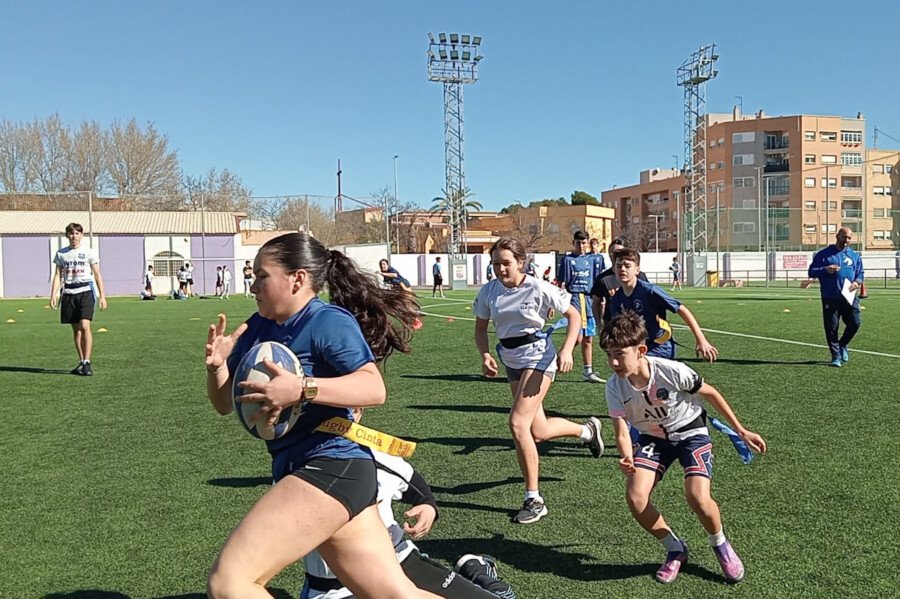 El IV Encuentro Escolar Rugby-Cinta reúne a 320 alumnos de 16 centros en su fase final