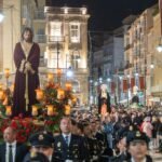 Los traslados penitenciales de las Cofradías Marraja y California congregan a multitud de personas a su paso por el centro de la ciudad