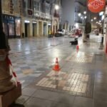 Instalan la estructura de Teselas en la calle del Carmen y el miércoles llegan las primeras telas