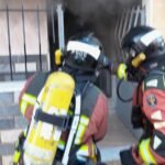 Bomberos de Cartagena intervienen en el incendio de una vivienda en Los Dolores