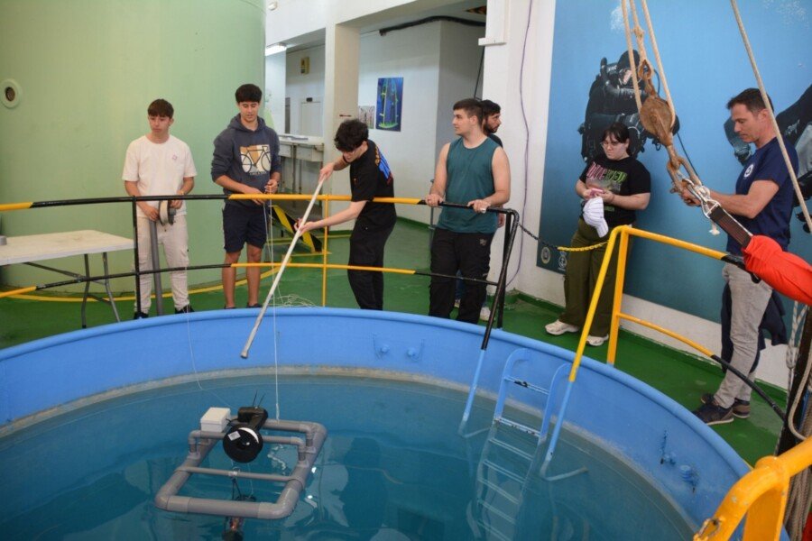 Un programa educativo acerca a 240 estudiantes al conocimiento del fondo oceánico