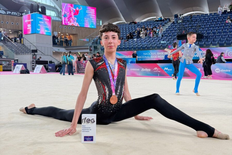 El gimnasta del Club Carthago Antonio Moreno logra el bronce en categoría juvenil en el Nacional de Oviedo