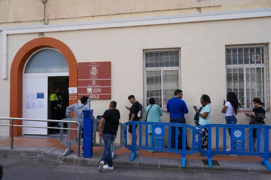 El Ayuntamiento refuerza los Servicios Sociales para evitar el colapso durante el proceso de regularización