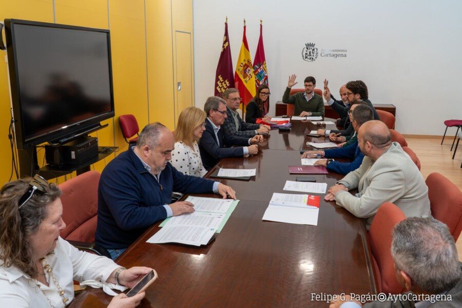Luz verde de la Comisión de Hacienda a la Medalla de Oro para la Policía Nacional y a la Ordenanza de Convivencia