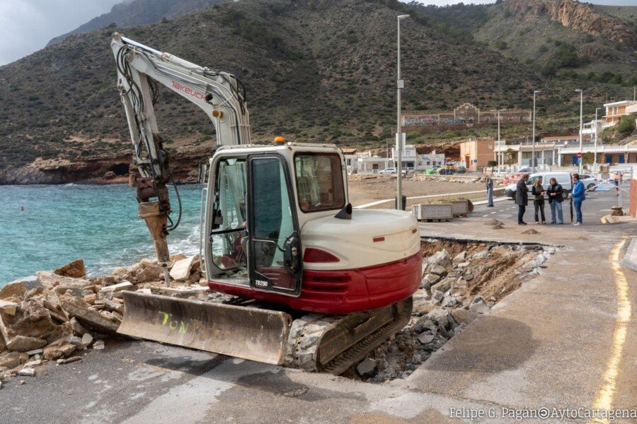 Cartagena licita por 58.442 euros las obras para reparar viales y escolleras en El Portús