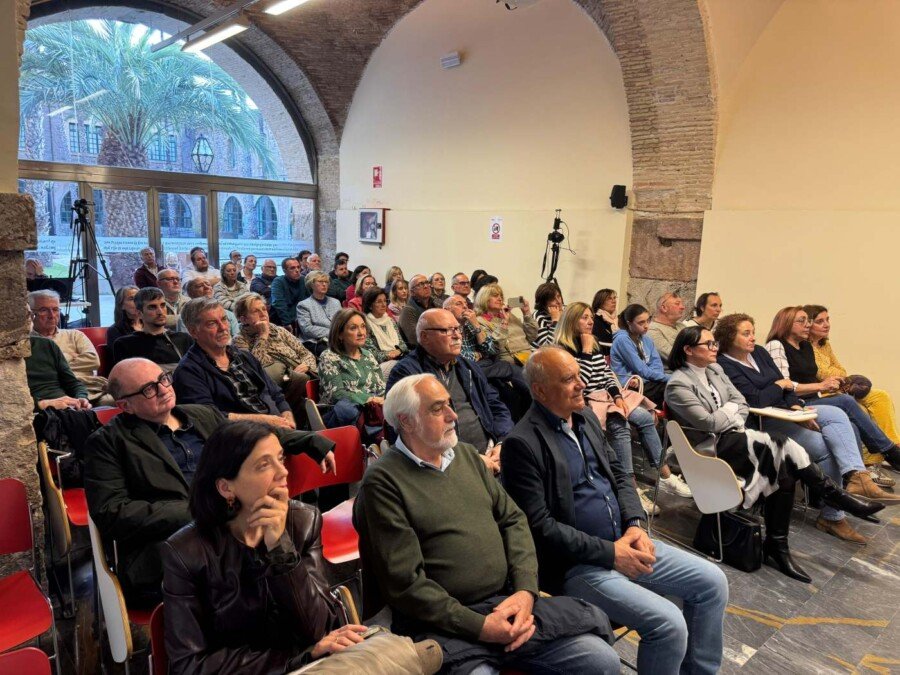 Impulsa Cartagena reivindica la Casa Llagostera como símbolo del modernismo y una deuda pendiente con el patrimonio