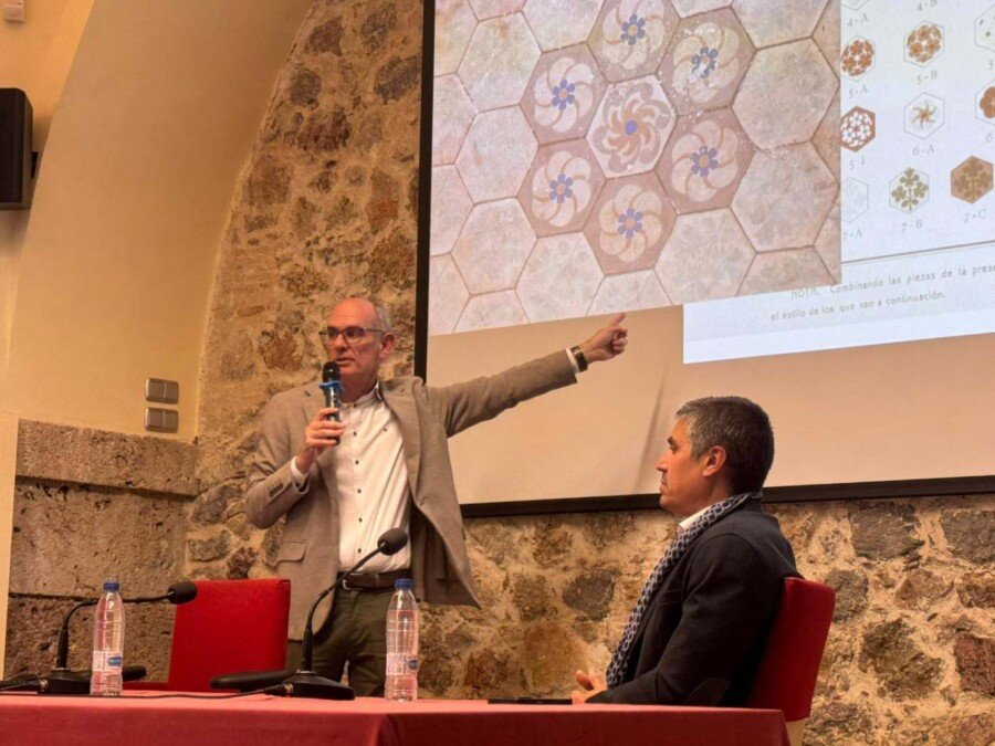 Impulsa Cartagena reivindica la Casa Llagostera como símbolo del modernismo y una deuda pendiente con el patrimonio 5 IMG 8861