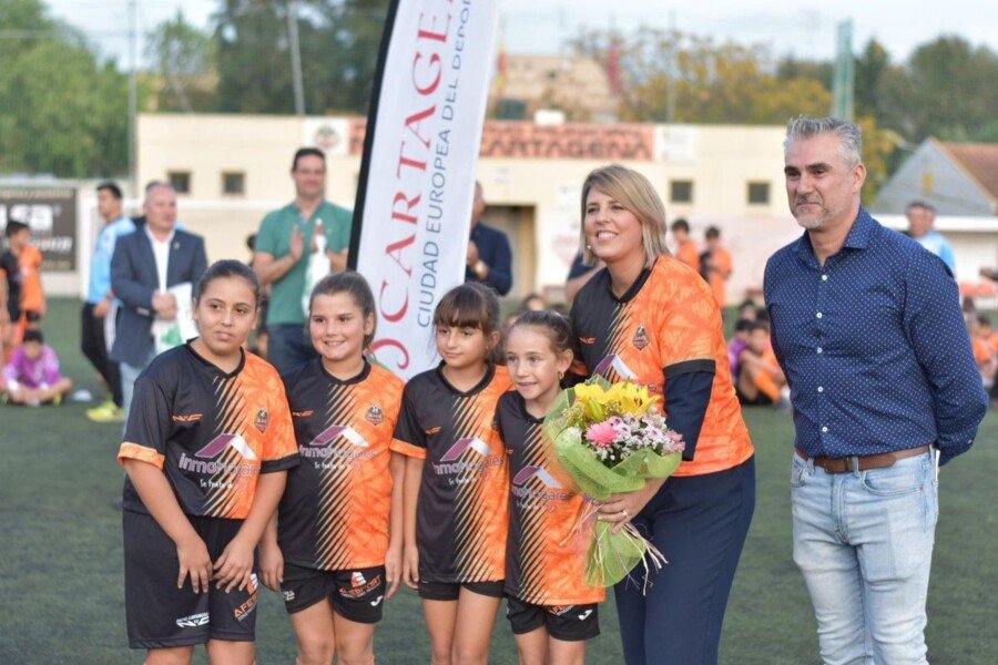Nueva Cartagena estrenará césped artificial en su campo de fútbol 5