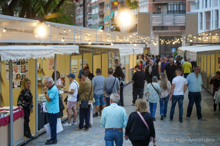 Últimos días para solicitad uno de los expositores en la Feria del Libro de Cartagena