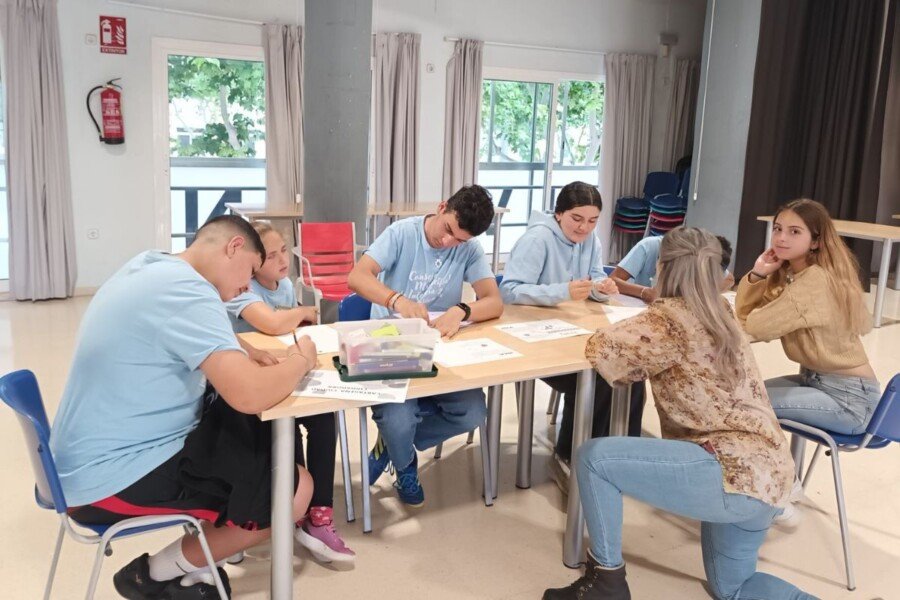 Jóvenes de Cartagena diseñan una unidad didáctica para abordar en clase los derechos de la infancia y la adolescencia