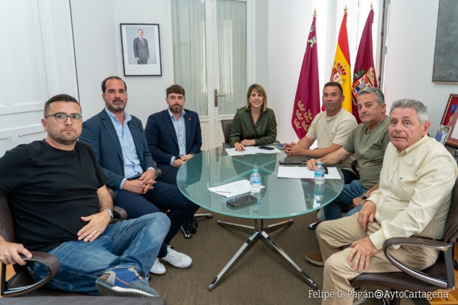 El Ayuntamiento reafirma su apoyo a la Deportiva Minera ante el inicio de los play-offs de ascenso