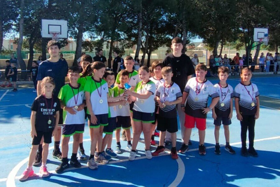 El Ayuntamiento promueve la práctica deportiva con una liga escolar de baloncesto