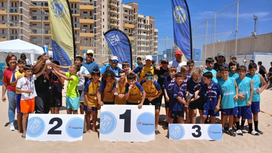 Playa Paraíso alberga torneo de voleibol para escolares de Cartagena