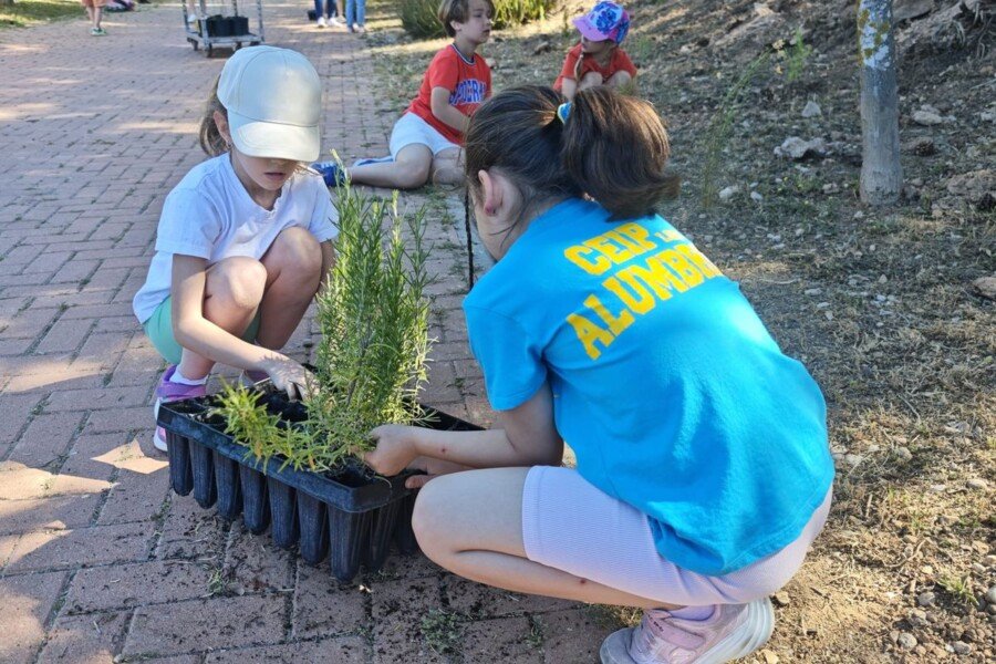 Escolares de Alumbres disfrutan de una jornada educativa de biodiversidad
