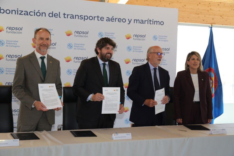 Fundación Repsol, la UPCT y el Gobierno regional firman una nueva Cátedra para impulsar la transformación industrial