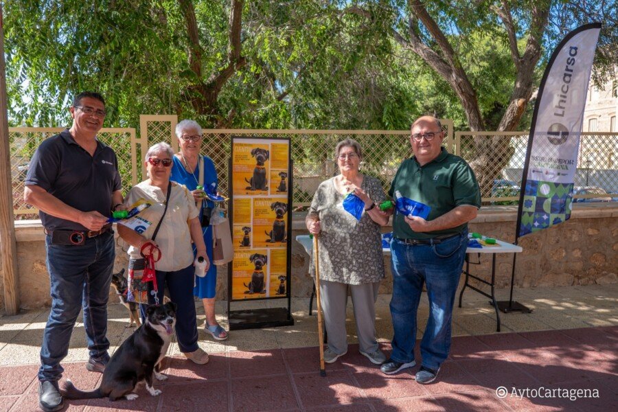 Regalos para evitar una multa de hasta 1.500 euros por no retirar los excrementos de mascotas