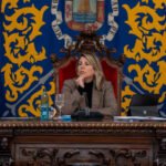 La alcaldesa firma el cese de los concejales de VOX