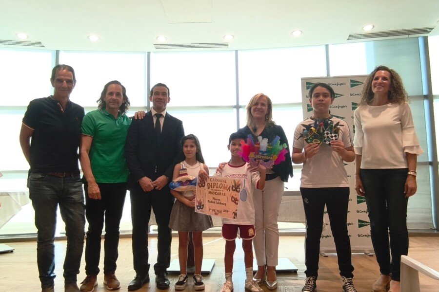 Premios escolares por las mejores máscaras de Carnaval
