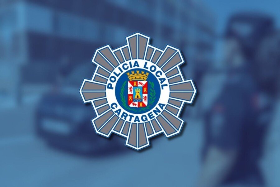 Policía Local instruye diligencias por un presunto delito contra la seguridad al vial al conductor de un coche que cayó a la rambla Benipila