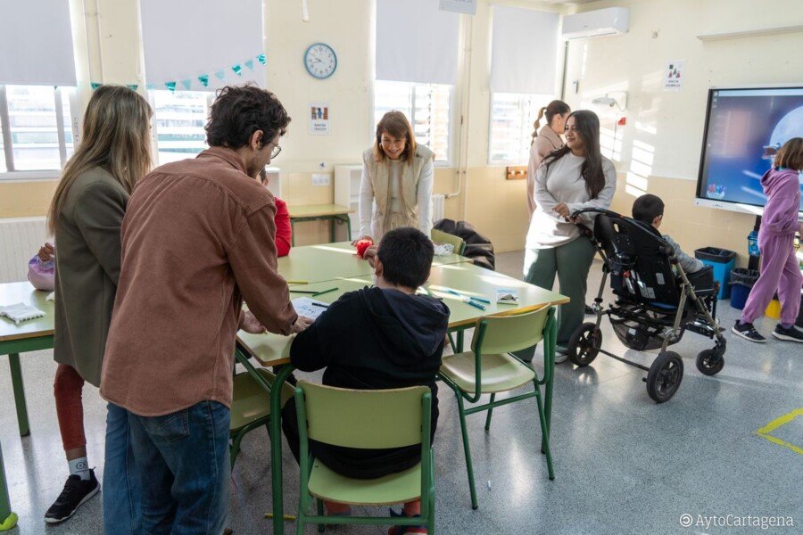 El Ayuntamiento asegura las escuelas de vacaciones para menores y jóvenes con discapacidad con la adjudicación del servicio para este año 2026
