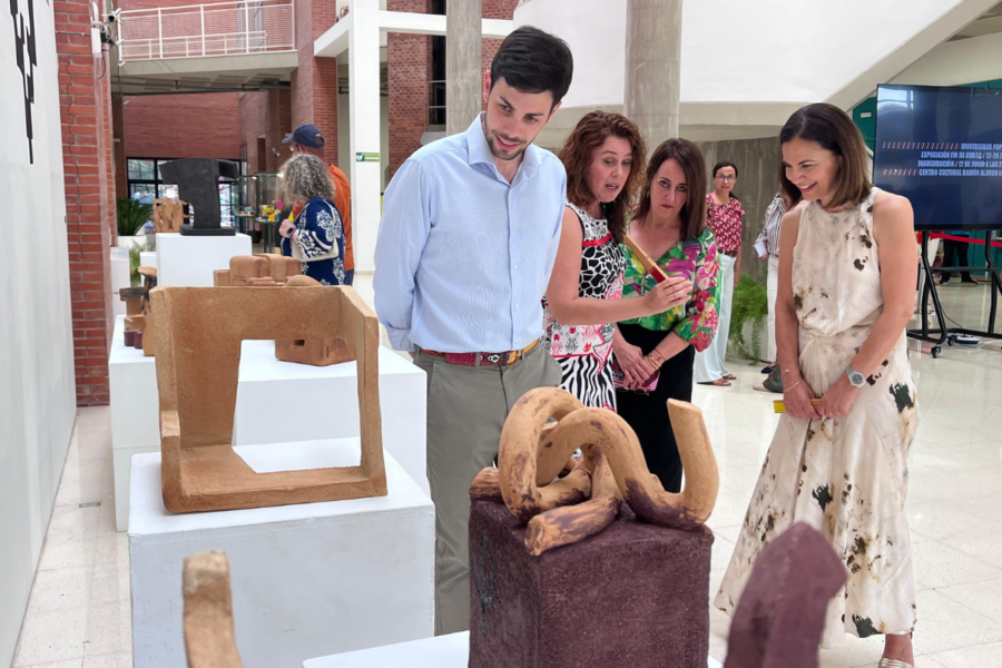 Más de 500 alumnos de la Universidad Popular mostrarán sus creaciones en una exposición en El Luzzy