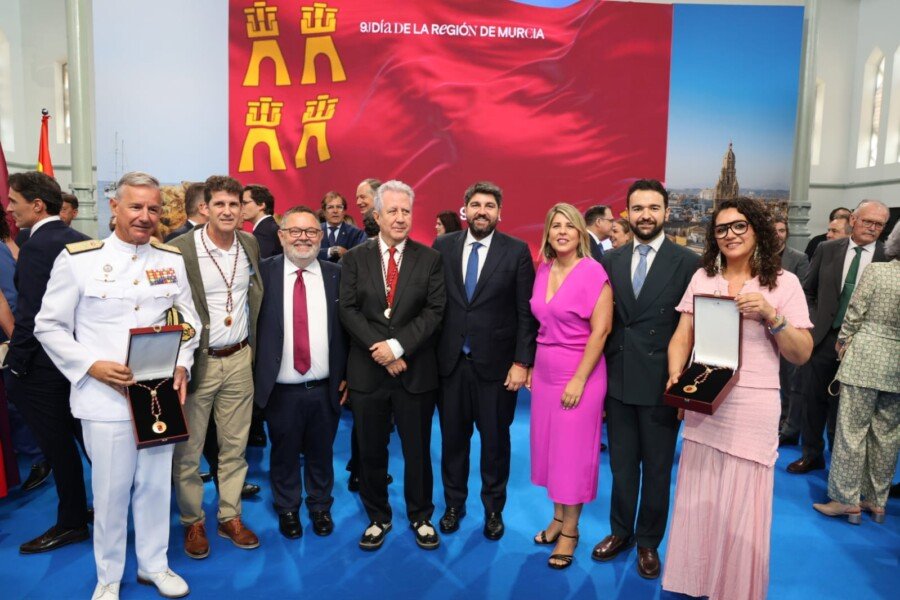 El Día de la Región reconoce a la Cartagena moderna, creativa y solidaria con cuatro Medallas de Oro