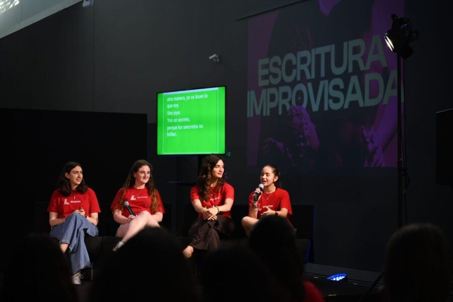 Libreta Mandarache 2026 clausura la novena edición del taller con una sesión de escritura en directo en el Museo ARQVA